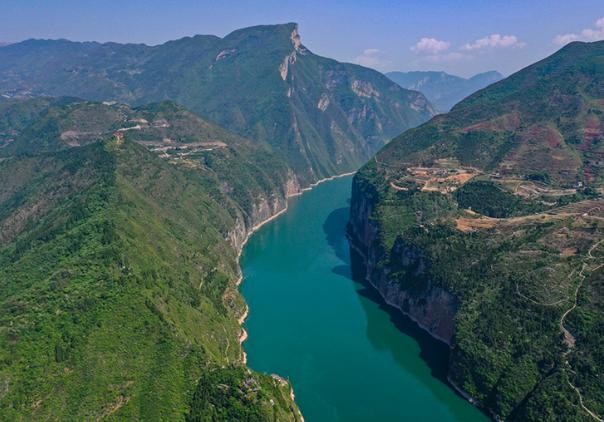 今年1—6月，三峽樞紐通過量達8307.7萬噸，同比增長10.4%