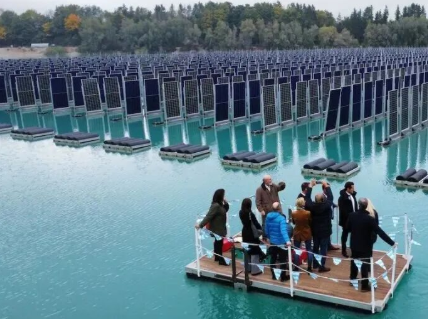 德國垂直浮式光伏電站實現(xiàn)技術(shù)突破與生態(tài)兼容